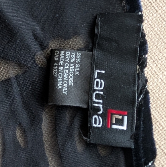 Gorgeous Laura Scarf - Picture 3 of 3